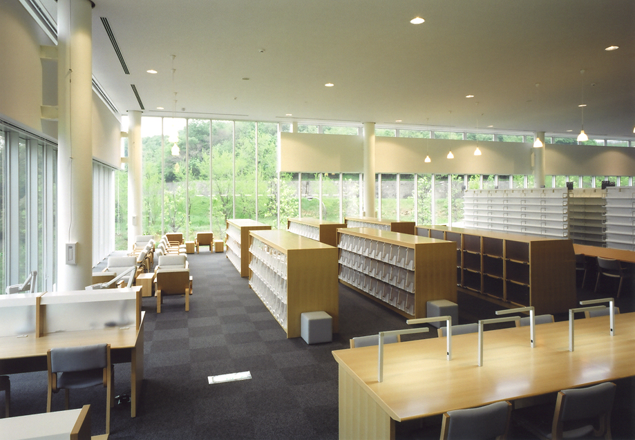 photo:稲城市立中央図書館