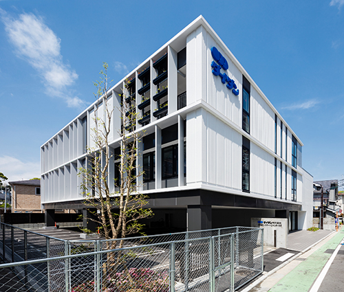 写真:建物外観