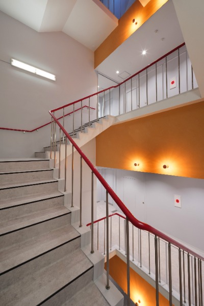 HAROW高千穂通 階段室