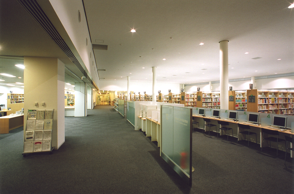 photo:稲城市立中央図書館