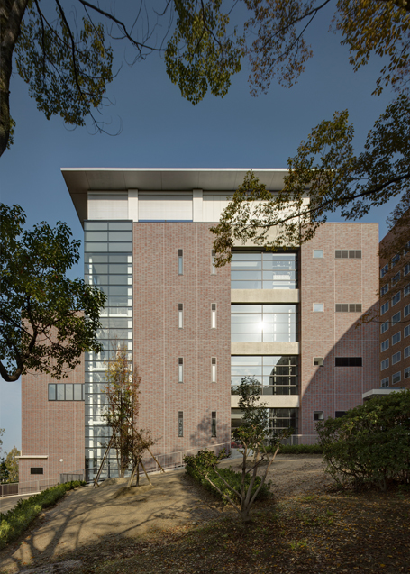 photo:近畿大学医学部附属病院 救急災害センター