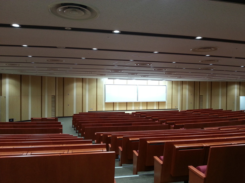 photo:日本大学文理学部本館