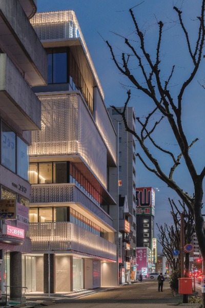 日本磁力選鉱本社ビル - 夜景