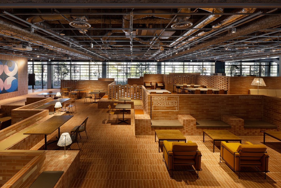 写真：NTT WEST i-CAMPUS A棟・QUINTBRIDGE