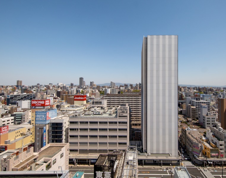 写真：NTT西日本日本橋ビル（外観西面-全景）