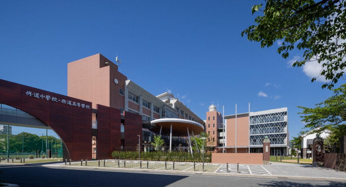 修道中学校・修道高等学校 - 西敷地：北東面外観