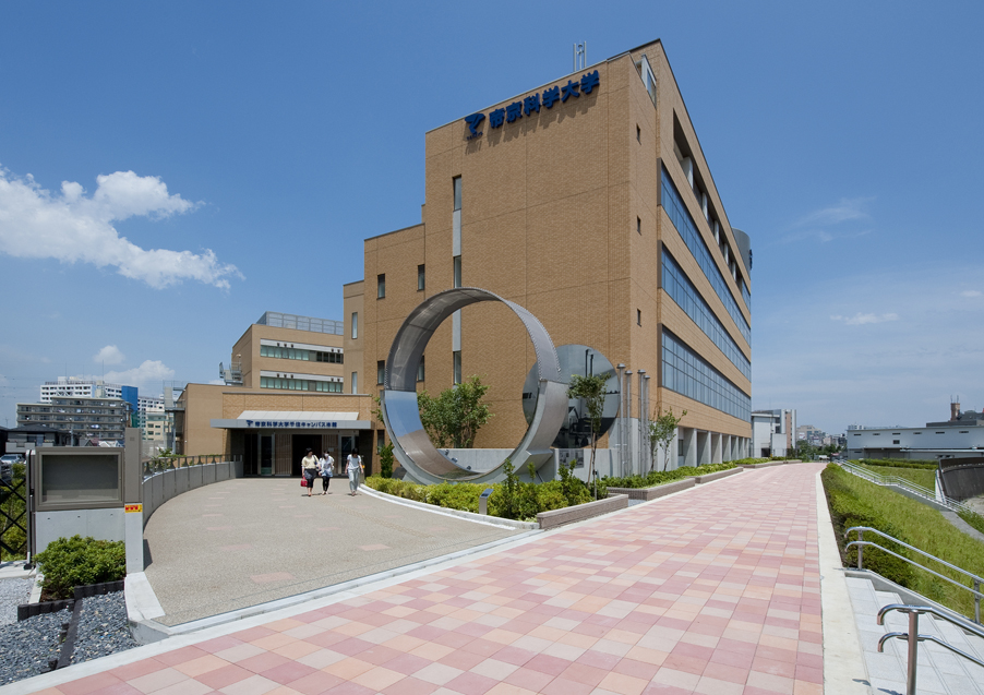 photo:帝京科学大学千住キャンパス本館・２号館・３号館 