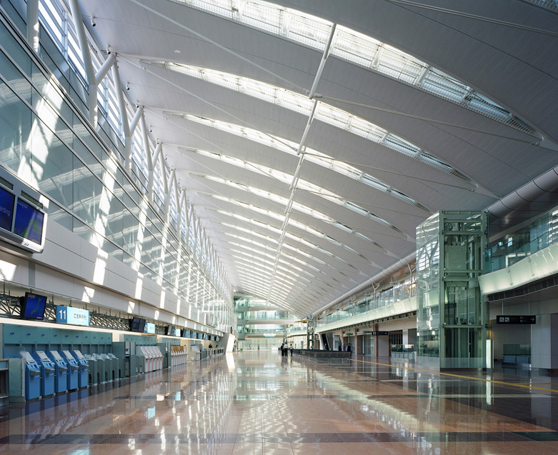 photo:東京国際空港（羽田）第2ターミナルビル