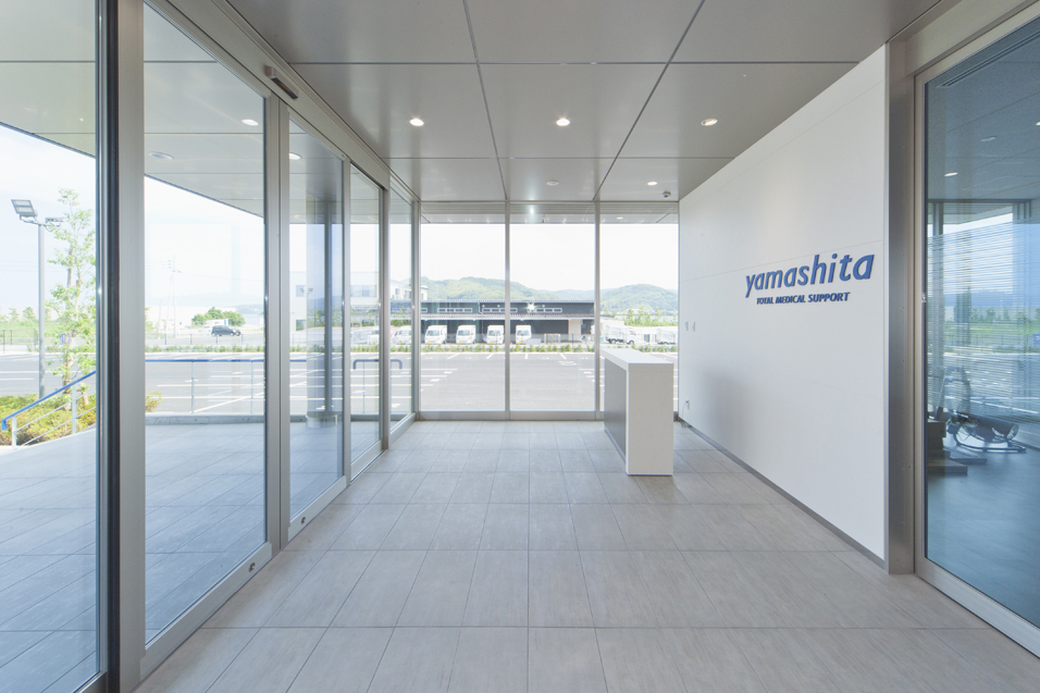 photo:山下医科器械株式会社長崎TMSセンター 