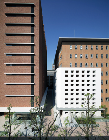 photo:Kinki University, Faculty of Architecture