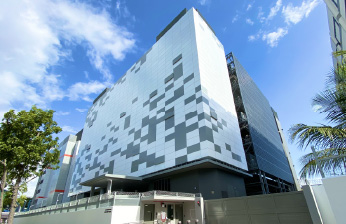 シンガポールでの転換型データセンターの建設例の写真
