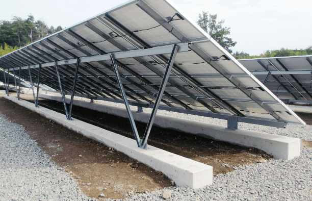 写真：V型支柱スチール架台（改良型）