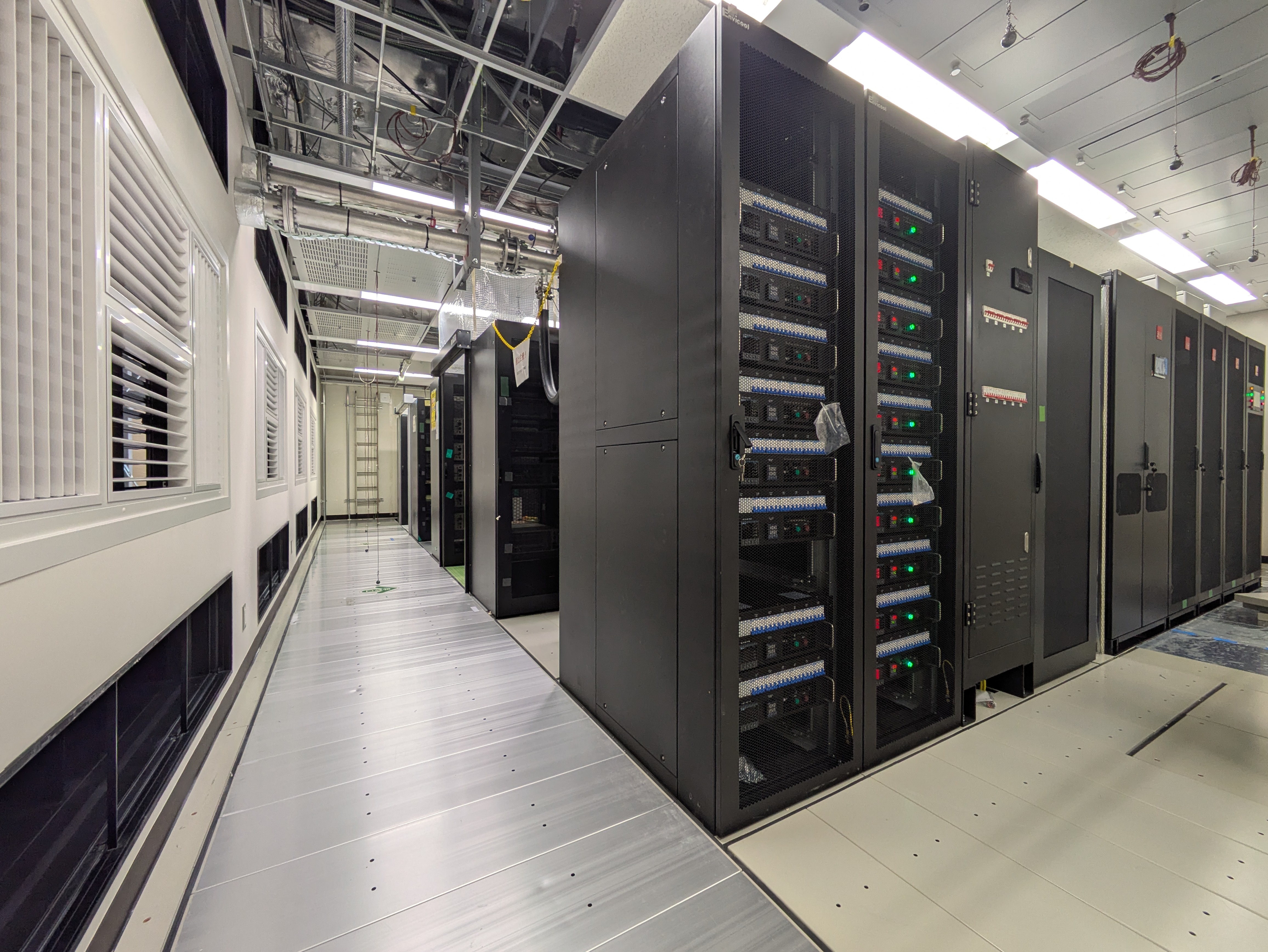 生成AI時代のデータセンター空調技術を結集させた検証施設 「Products