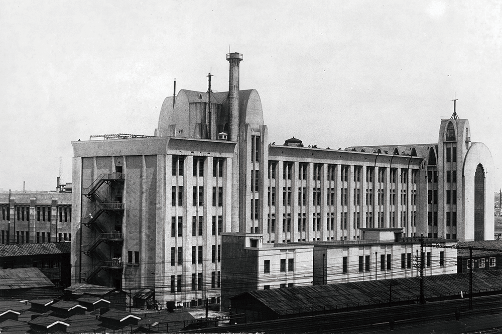 写真1 東京中央電信局増築後（1925年竣工）