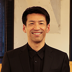 山崎満広（やまざき・みつひろ）