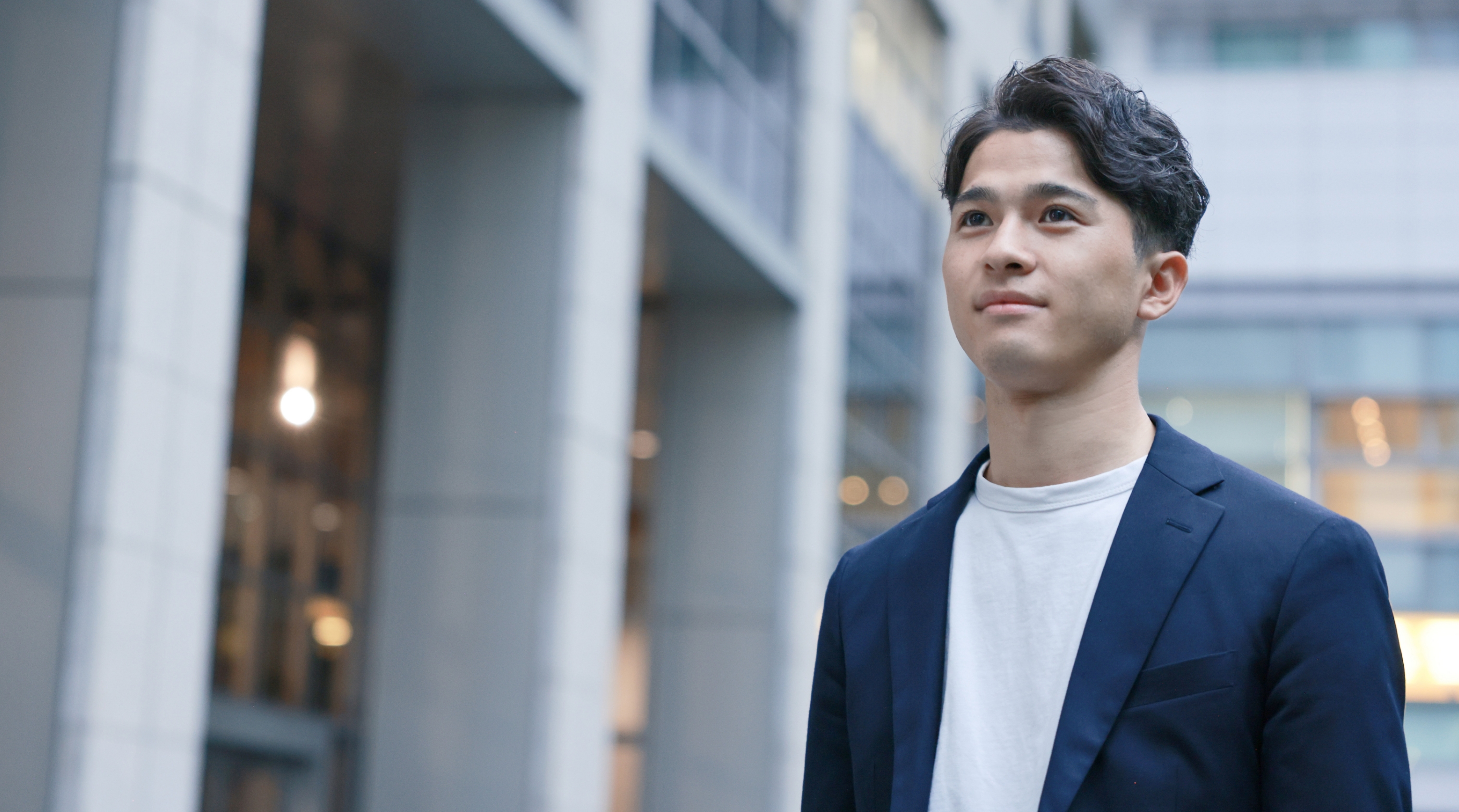 文系出身者の視点を活かす。共感力と挑戦心でお客様の未来を切り拓く。